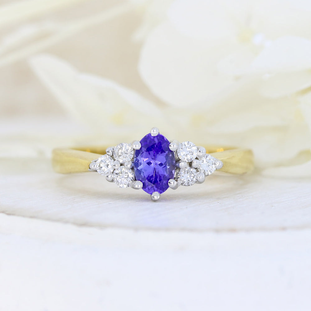 18ct Yellow Gold Tanzanite & Diamond Fancy Ring