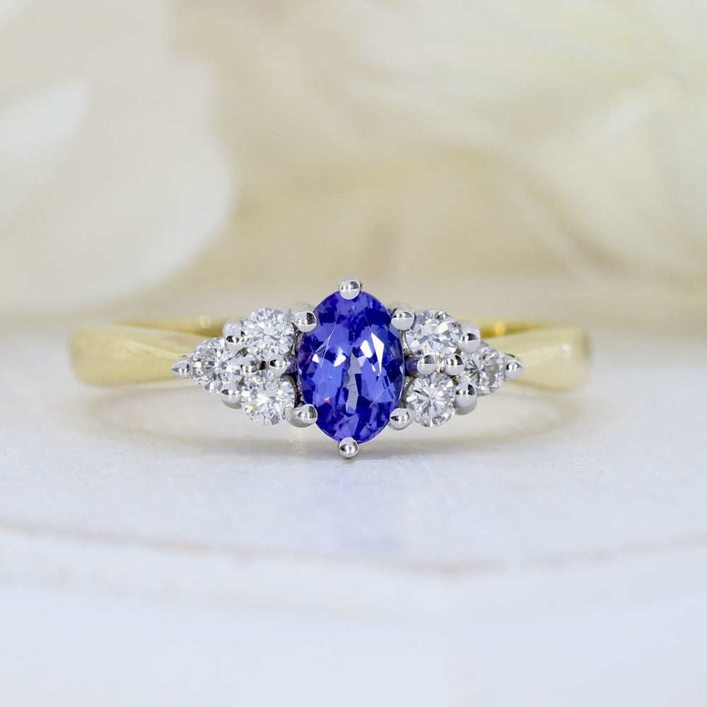 18ct Yellow Gold Claw Set Oval Tanzanite  Diamond Ring