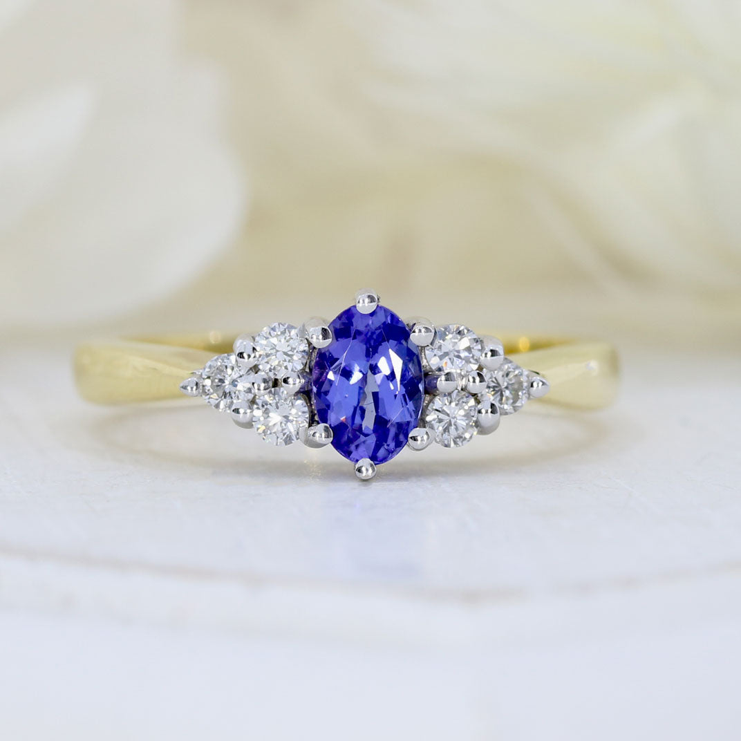 18ct Yellow Gold Claw Set Oval Tanzanite  Diamond Ring