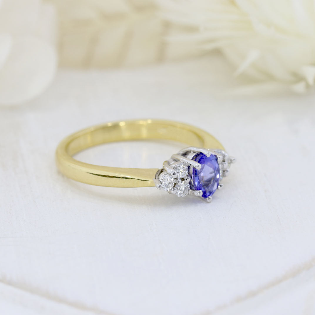 18ct Yellow Gold Claw Set Oval Tanzanite  Diamond Ring