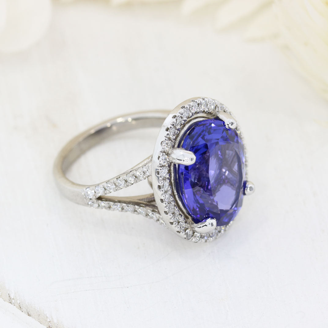 18ct White Gold Large 9.70ct Oval Tanzanite & Diamond Cluster Ring