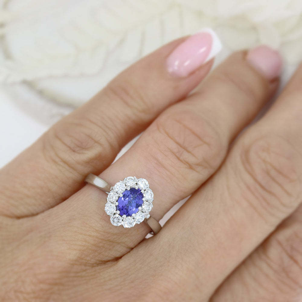 18ct White Gold Oval Tanzanite & Diamond Cluster