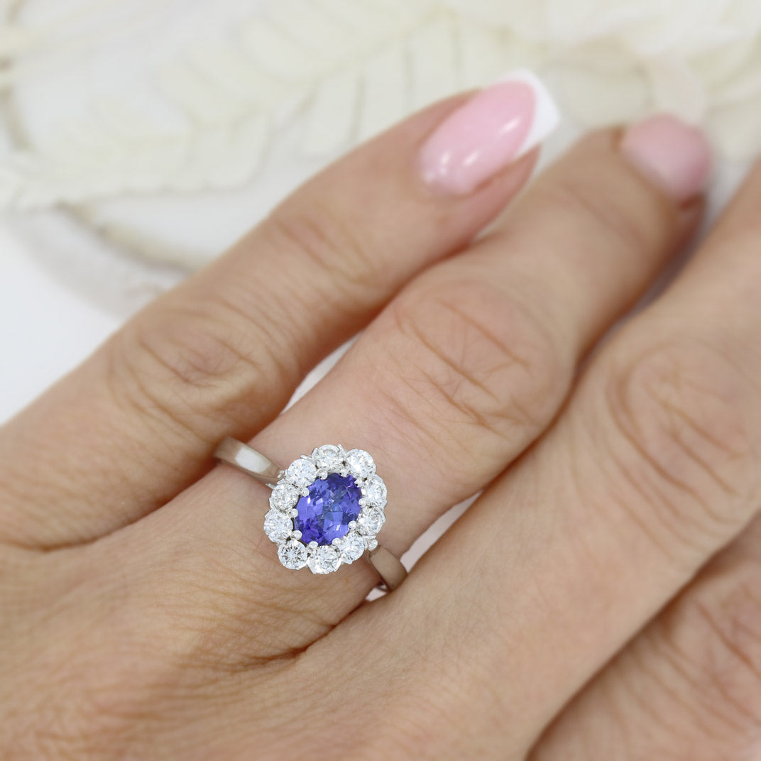18ct White Gold Oval Tanzanite & Diamond Cluster