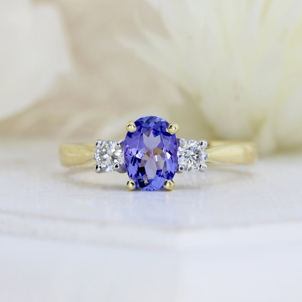 18ct Gold Tanzanite & Diamond 3 Stone Ring