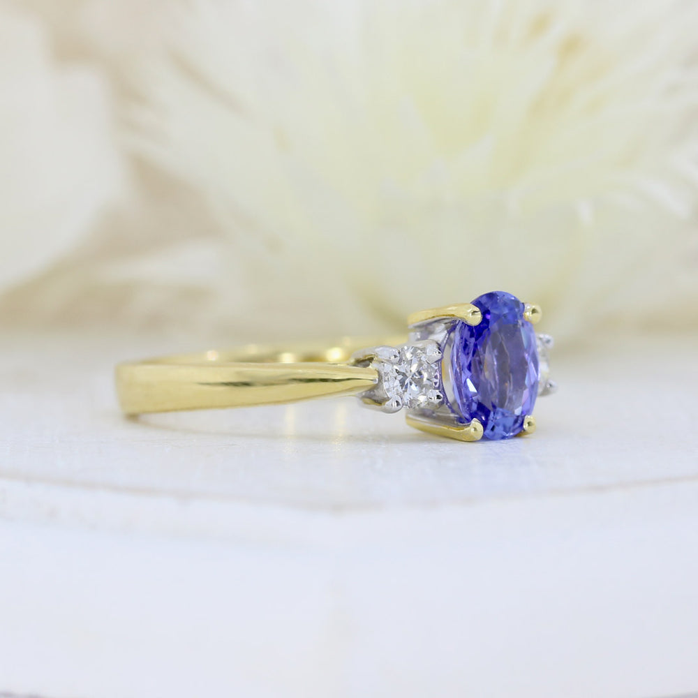 18ct Gold Tanzanite & Diamond 3 Stone Ring