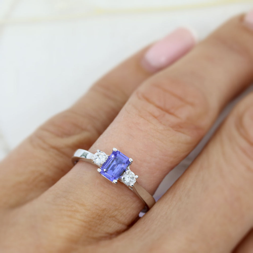 18ct White Gold Tanzanite & Diamond 3 Stone Ring
