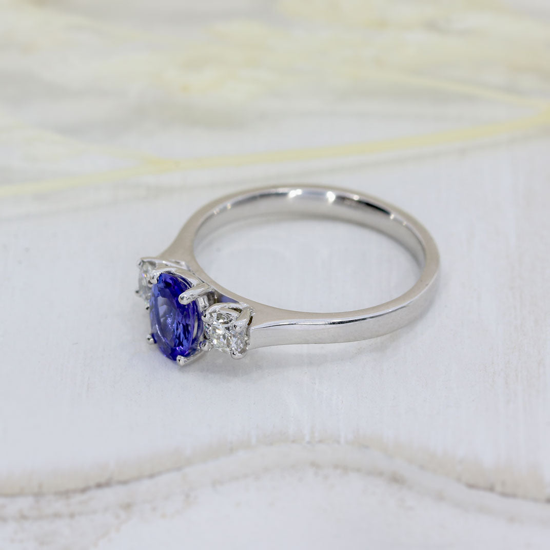 18ct Gold Oval Tanzanite & Diamond 3 Stone Ring