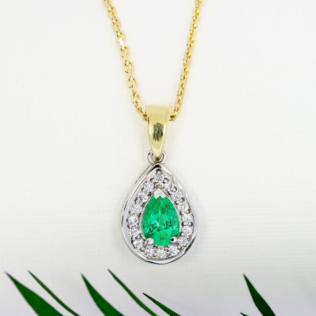 18ct Yellow & White Gold Pear Shaped Emerald & Diamond Pendant on a 18ct 20'' Chain