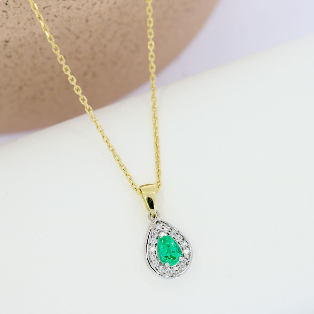 18ct Yellow & White Gold Pear Shaped Emerald & Diamond Pendant on a 18ct 20'' Chain