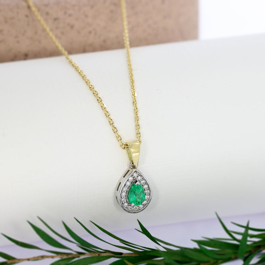 18ct Yellow & White Gold Pear Shaped Emerald & Diamond Pendant on a 18ct 20'' Chain