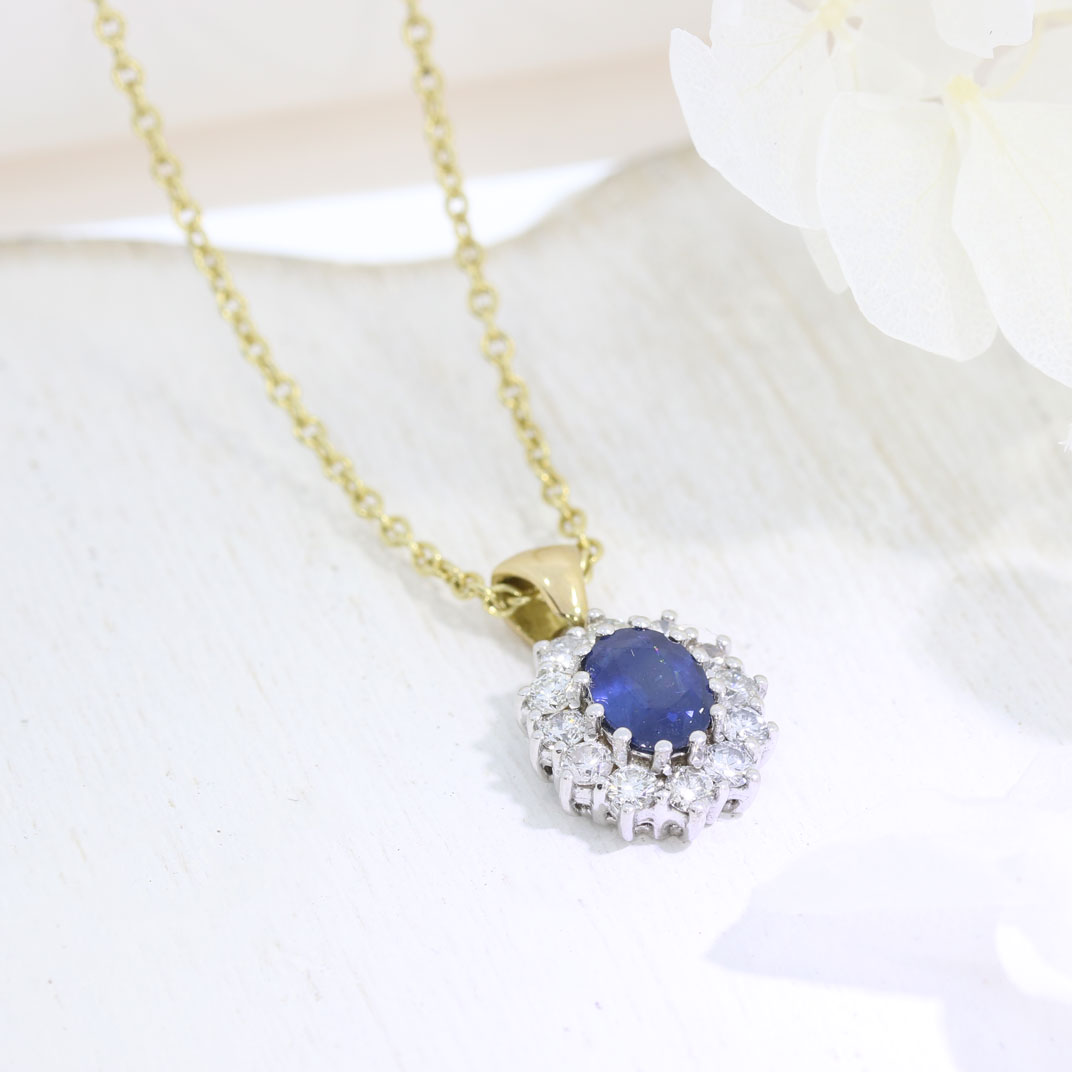 18ct Yellow Gold Oval Sapphire & Diamond Cluster Pendant on a 18" Chain