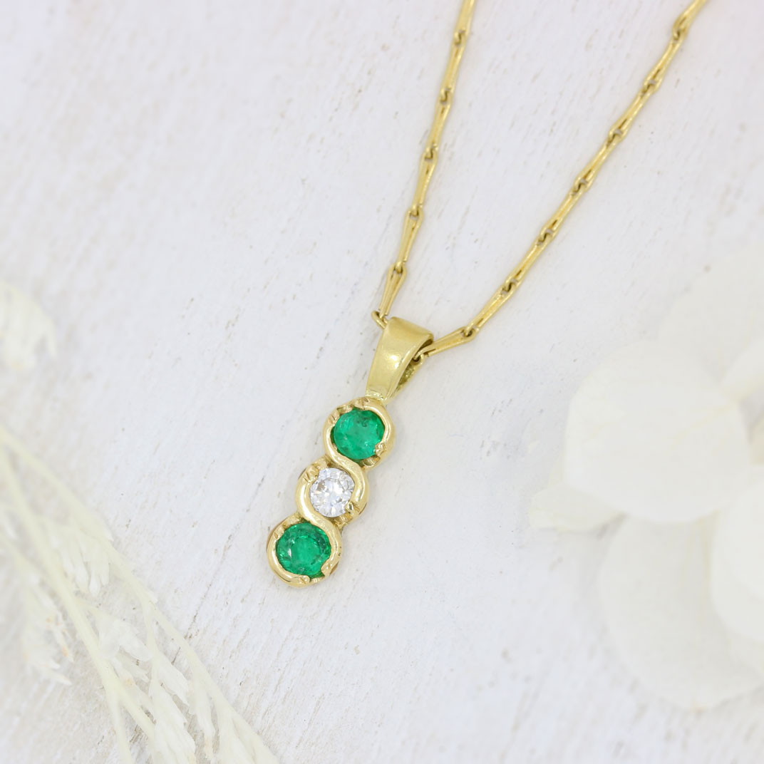 18ct Yellow Gold Emerald & Diamond 3 Stone Pendant on 18" 18ct Chain