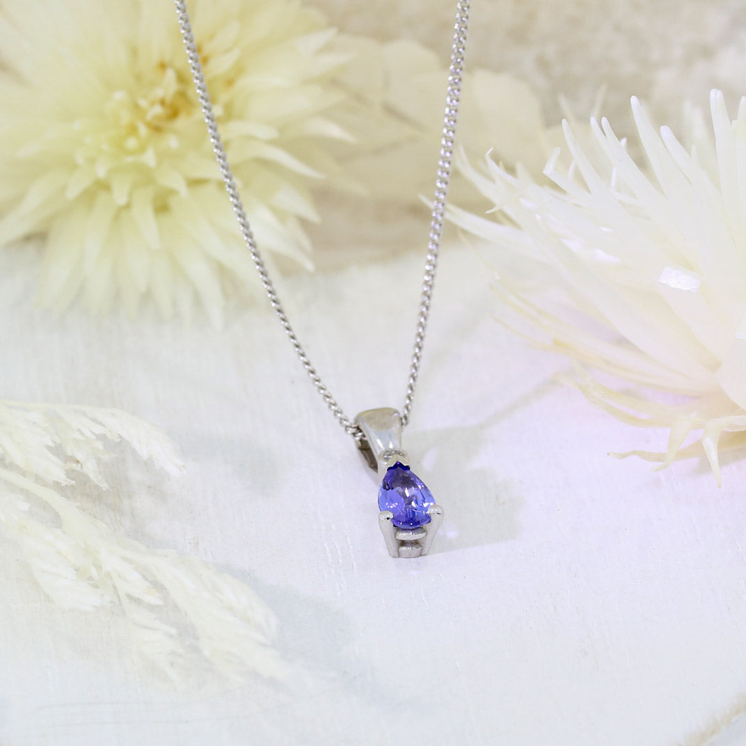Pre Owned 18ct White Gold Tanzanite & Diamond Pendant & Chain