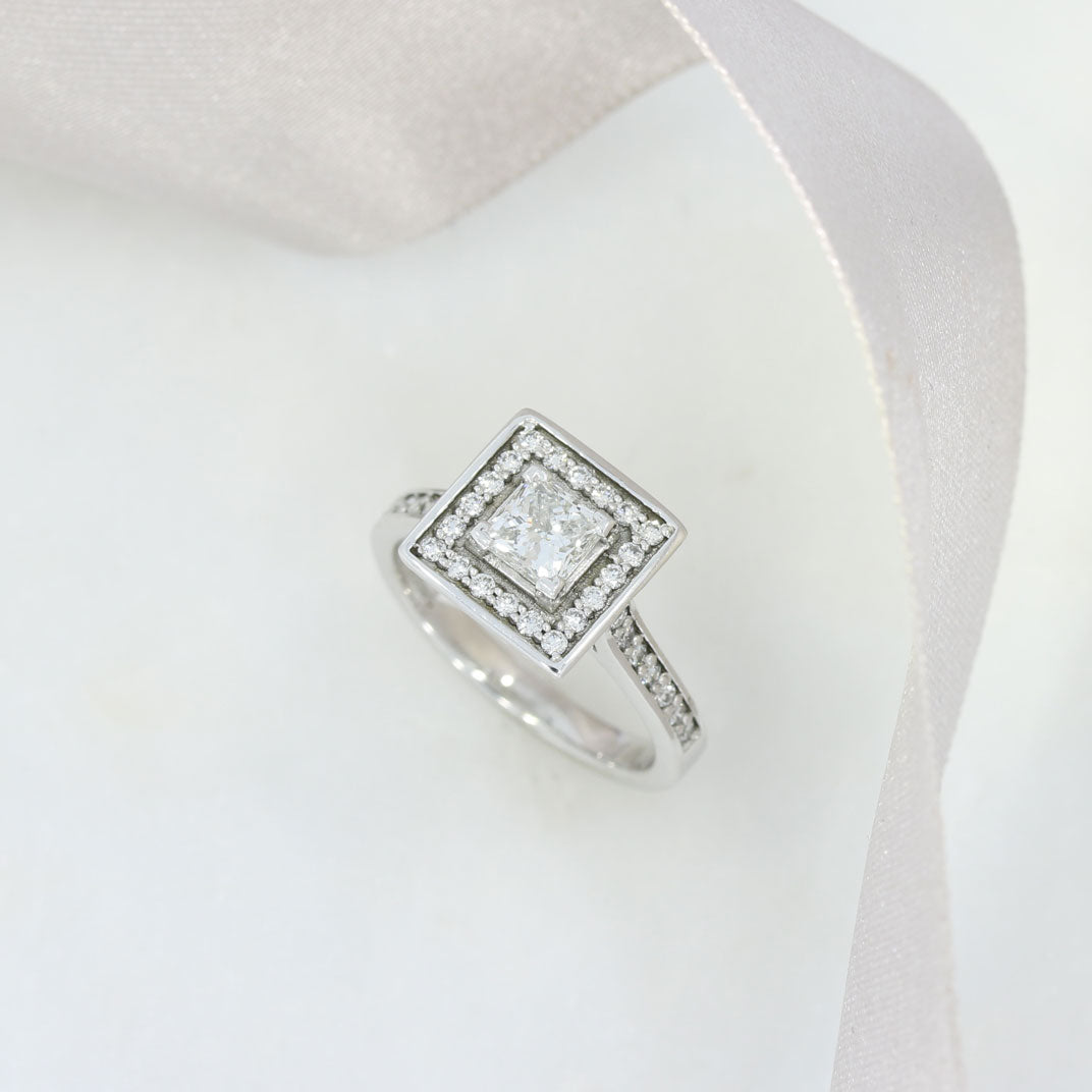 Pre Owned 18ct Gold Certified Princess Cut Diamond Square Halo Ring 1.05ct F SI1