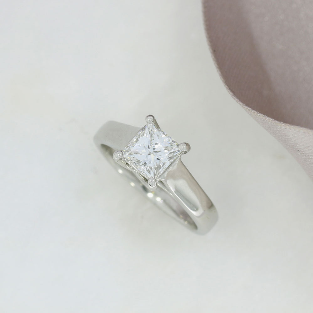 Pre Owned GIA Certified Platinum Princess Cut Diamond Solitaire Ring 1.01ct F SI1