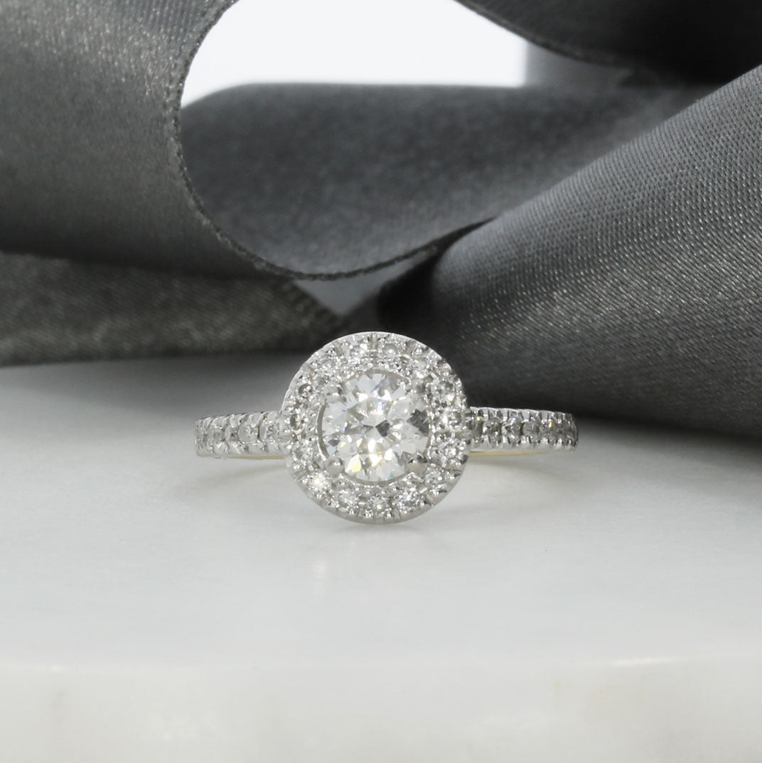 Pre Owned 18ct Gold Diamond Solitaire Halo Ring 1.00ct Paul David