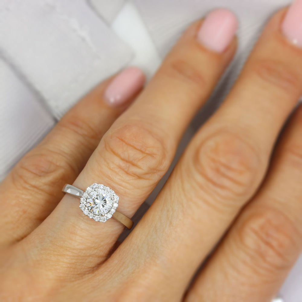 Pre Owned Certified Platinum Solitaire Diamond Ring with Halo Surround Total 1.13ct J VVS2