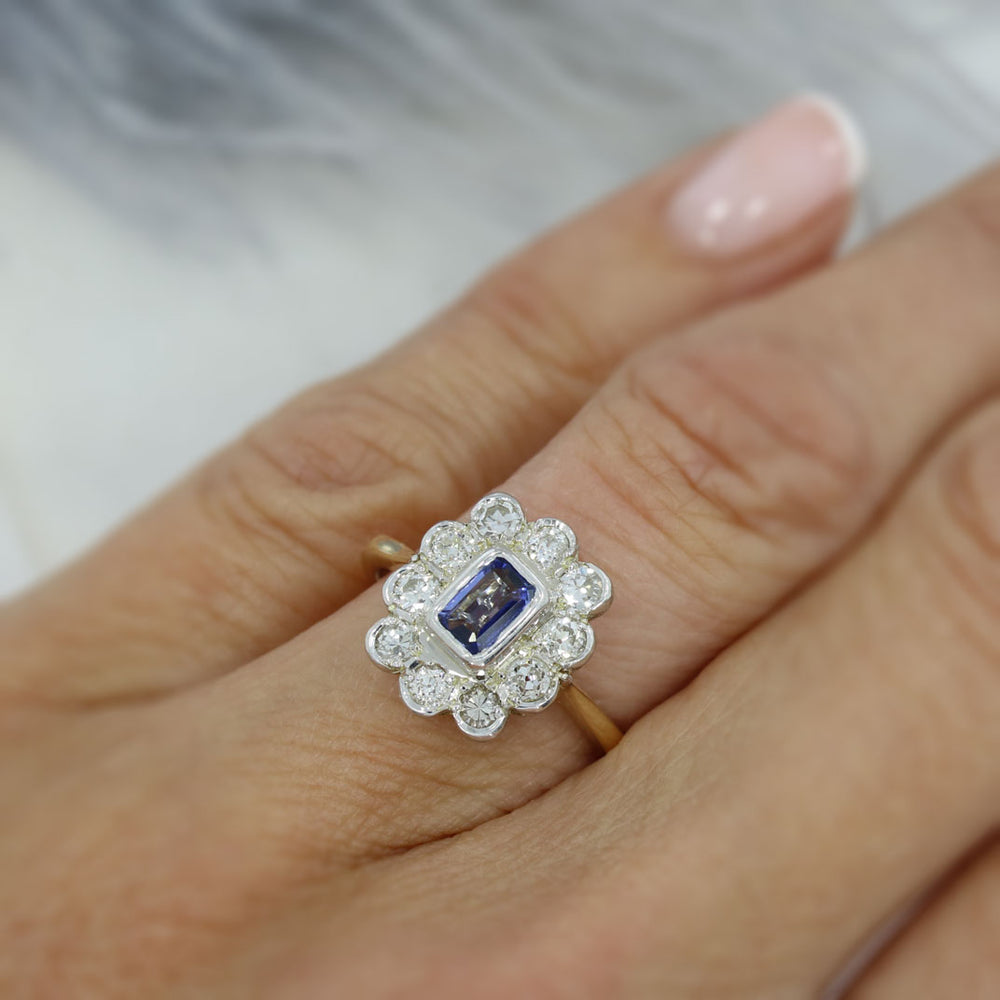 9ct Yellow Gold Oblong Sapphire & Round Diamond Cluster Ring