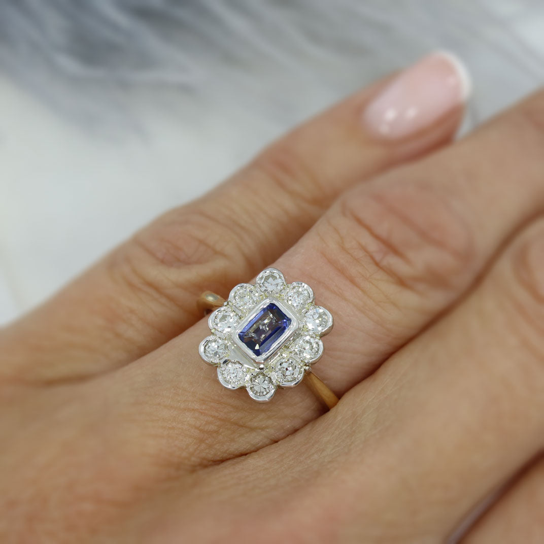 9ct Yellow Gold Oblong Sapphire & Round Diamond Cluster Ring