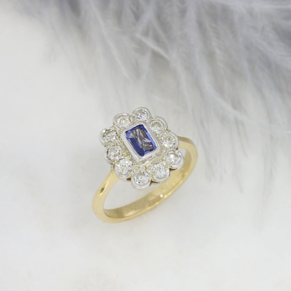 9ct Yellow Gold Oblong Sapphire & Round Diamond Cluster Ring