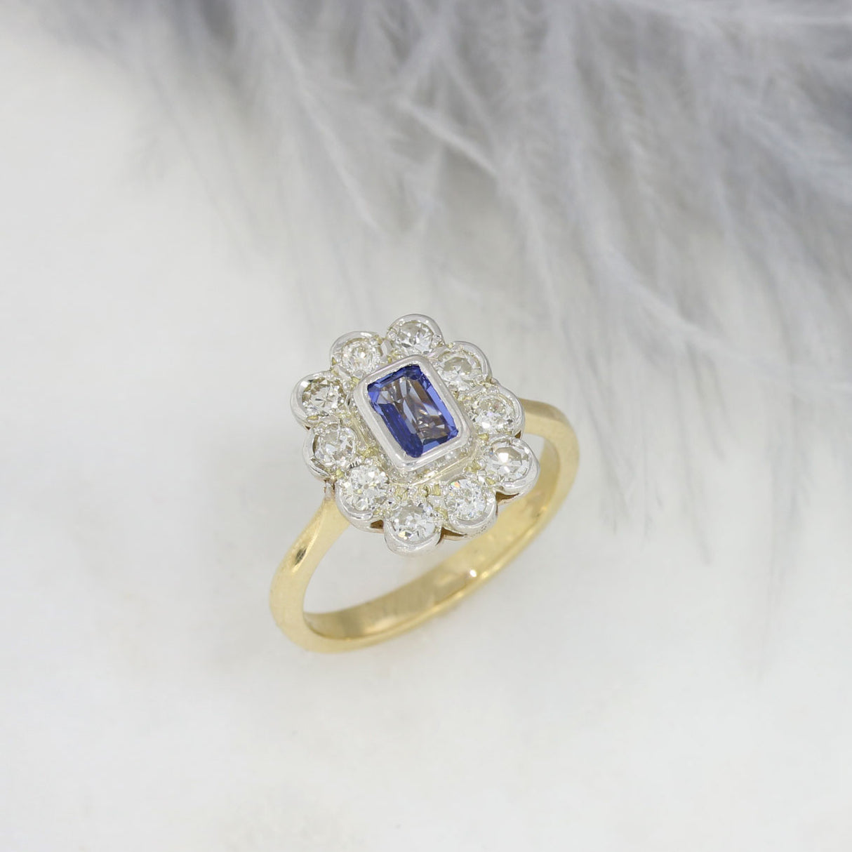 9ct Yellow Gold Oblong Sapphire & Round Diamond Cluster Ring