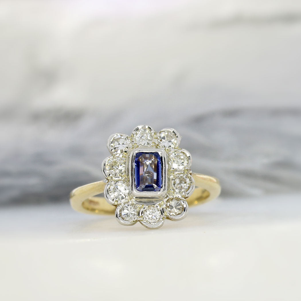 9ct Yellow Gold Oblong Sapphire & Round Diamond Cluster Ring