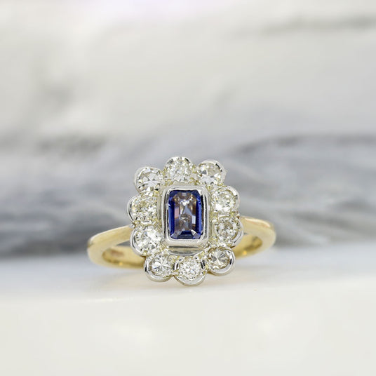 9ct Yellow Gold Oblong Sapphire & Round Diamond Cluster Ring