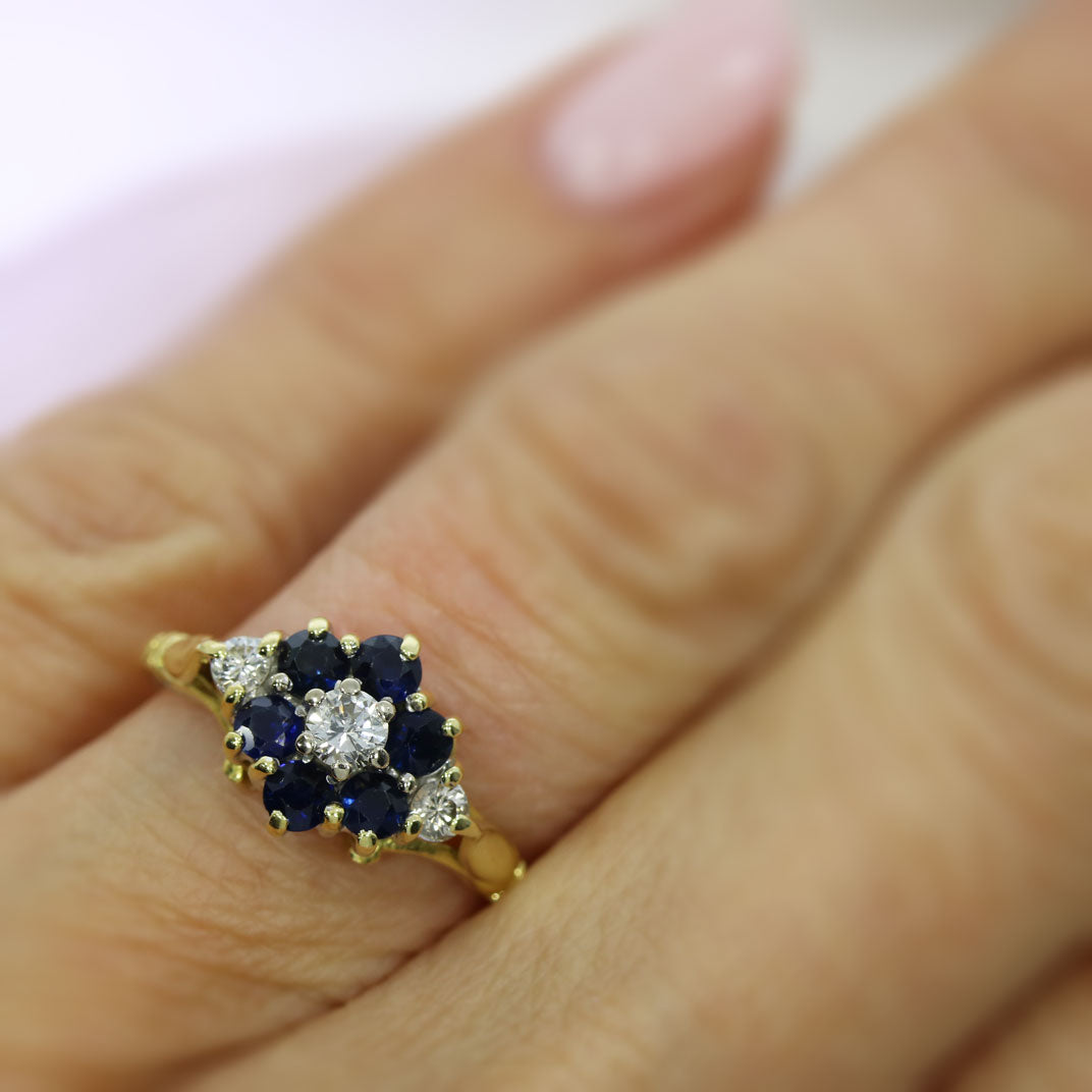 Pre Owned 18ct Yellow Gold Sapphire & Diamond Flower Cluster Ring