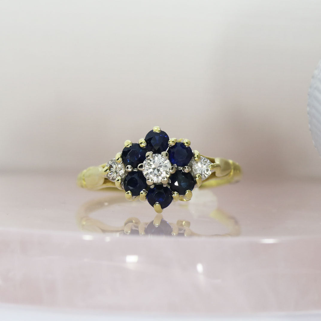 Pre Owned 18ct Yellow Gold Sapphire & Diamond Flower Cluster Ring