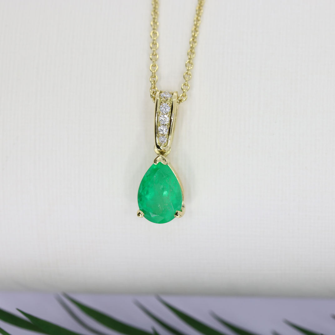18ct Yellow Gold Emerald & Diamond Pendant on a 9ct Anchor Chain