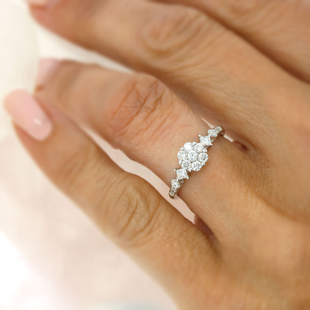 Pre Owned 18ct White Gold Diamond Flower Cluster Ring Approx .51ct