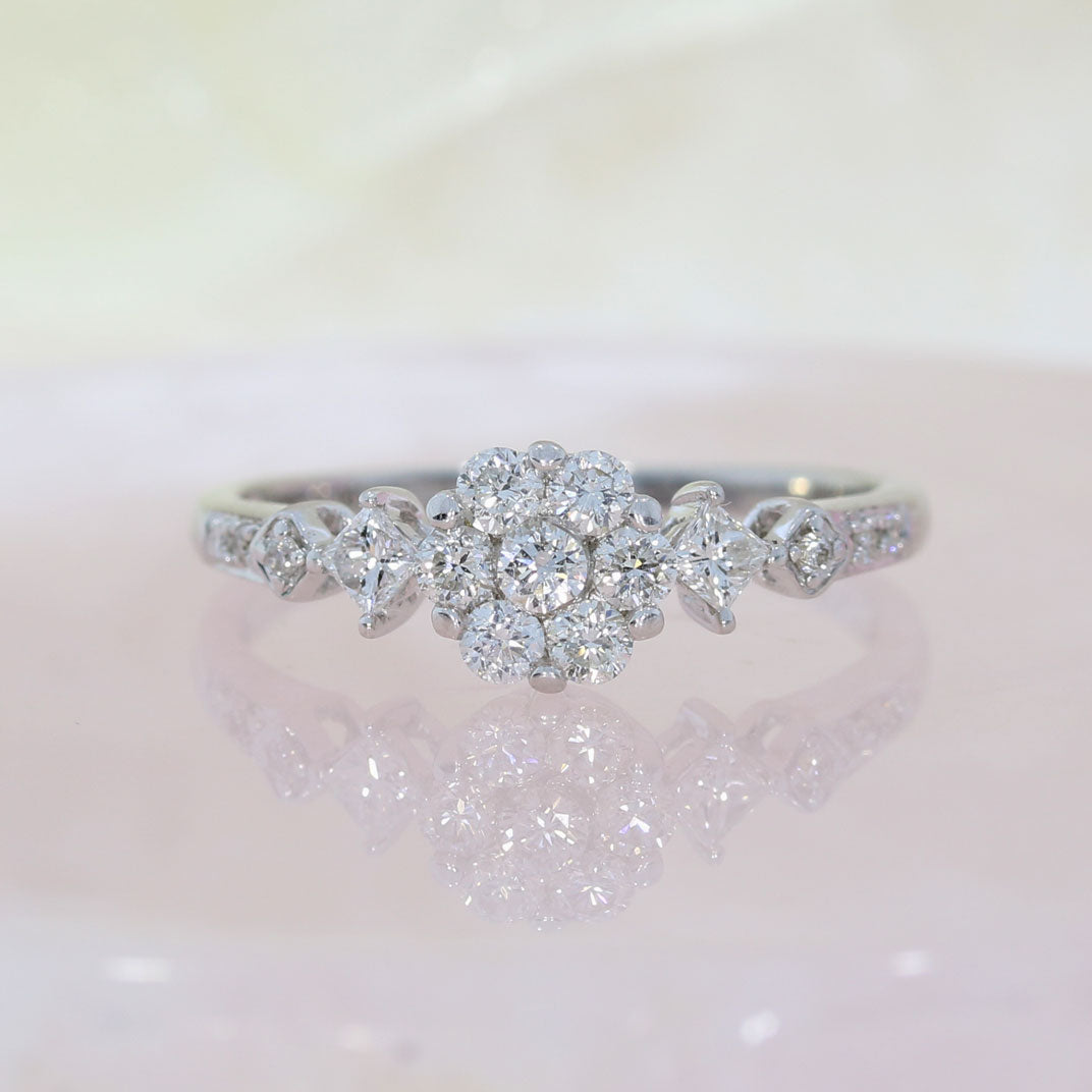 Pre Owned 18ct White Gold Diamond Flower Cluster Ring Approx .51ct