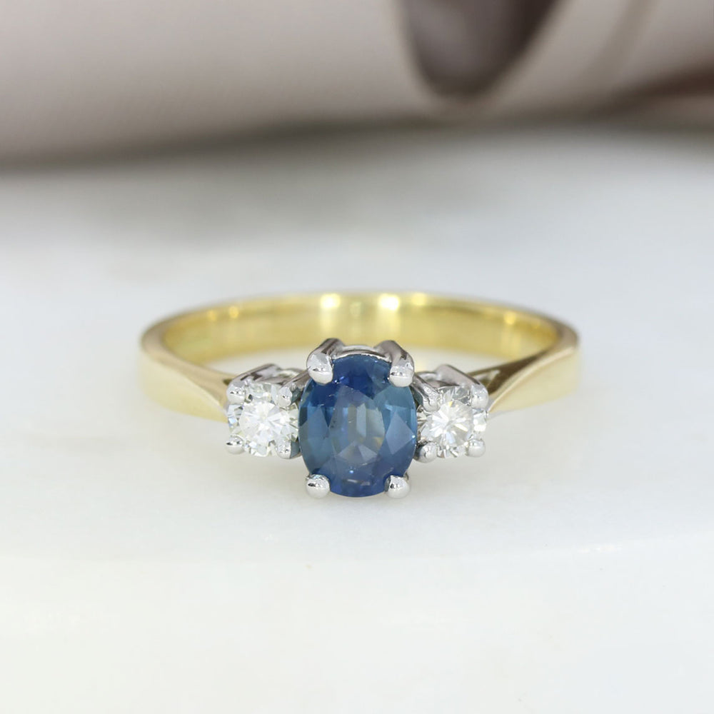 18ct Gold Oval Claw Set Sapphire & Round Diamond 3 Stone Ring