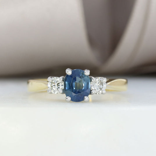 18ct Gold Oval Claw Set Sapphire & Round Diamond 3 Stone Ring