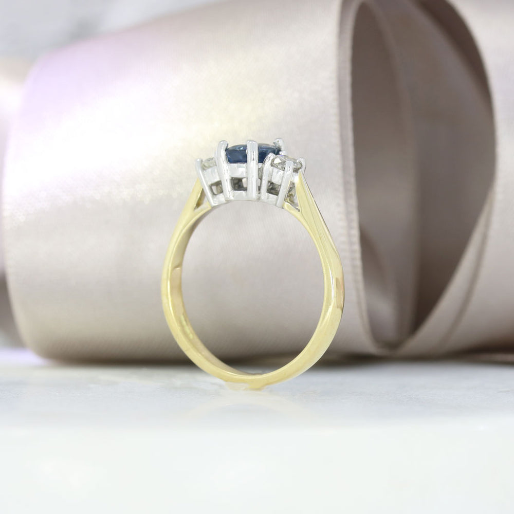 18ct Gold Oval Claw Set Sapphire & Round Diamond 3 Stone Ring