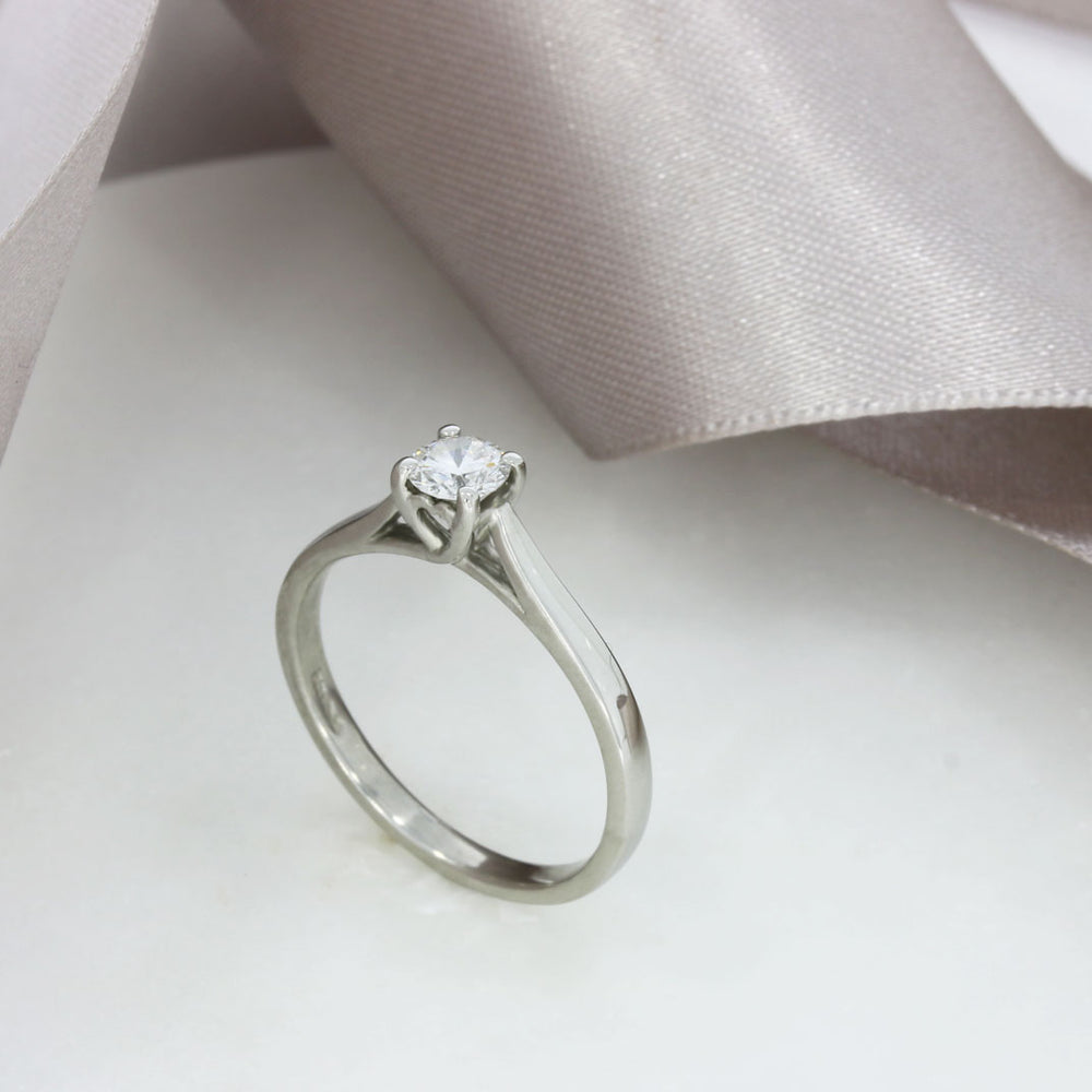 Pre Owned GIA Certified Diamond Solitaire Ring D VS1 0.30ct