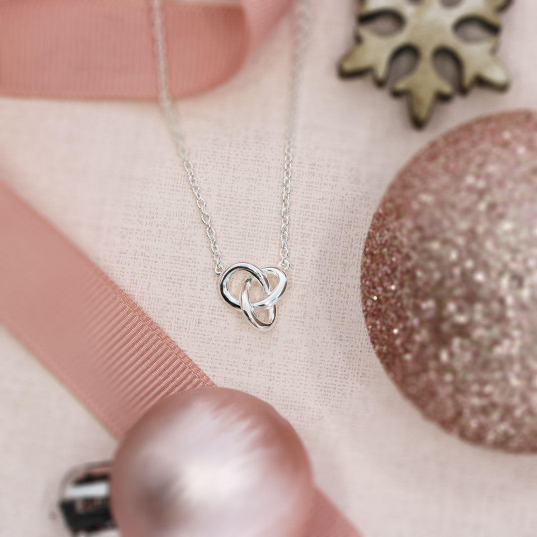 Silver 925 Infinity Knott Necklace a 42cm Trace Chain with 3cm Extension