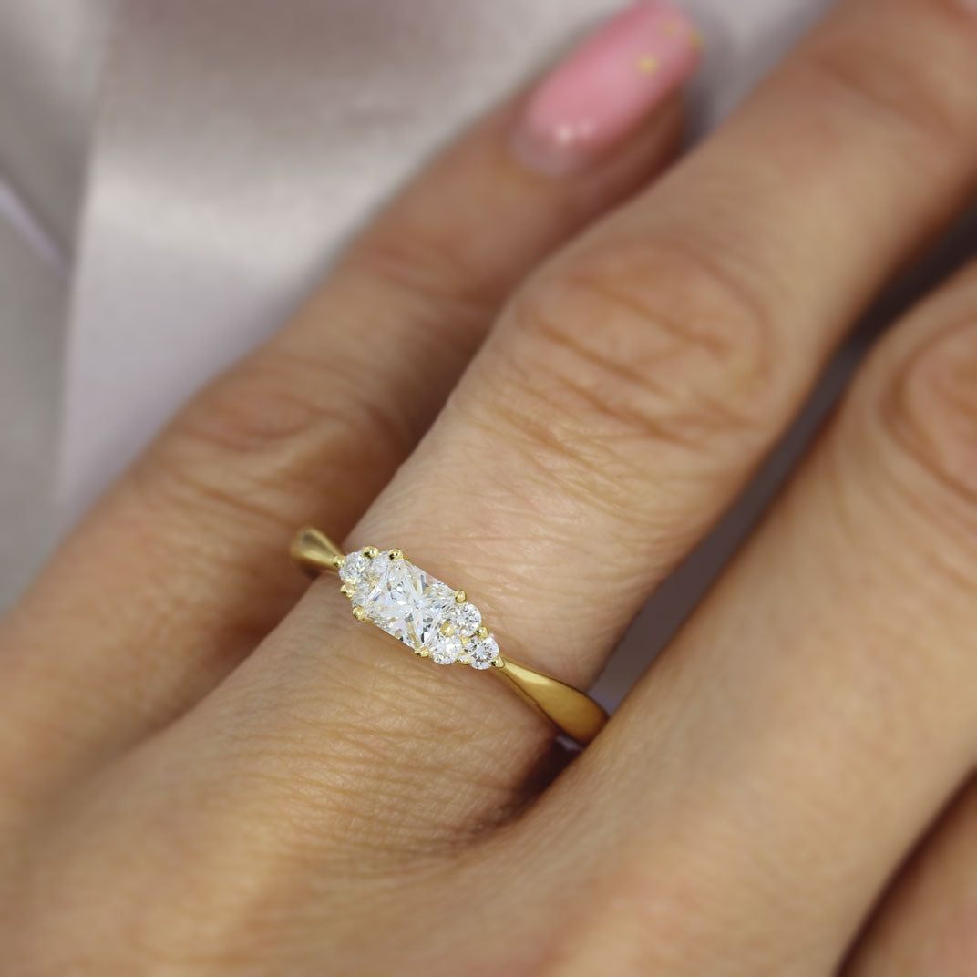 Certified 18ct Gold Princess Cut Diamond Cluster Ring 0.59ct F VS2