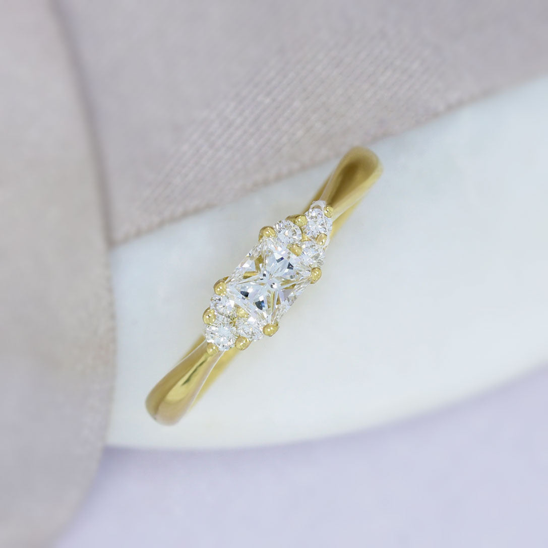 Certified 18ct Gold Princess Cut Diamond Cluster Ring 0.59ct F VS2