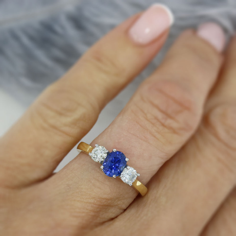18ct Yellow Gold Sapphire & Diamond 3 Stone Ring