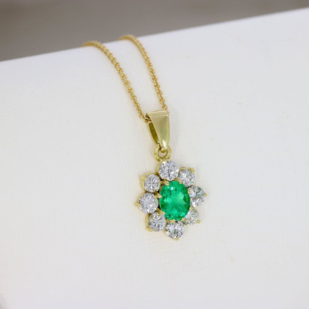 18ct Yellow Gold Oval Emerald & Diamond Cluster Pendant on 18ct 18inch Chain