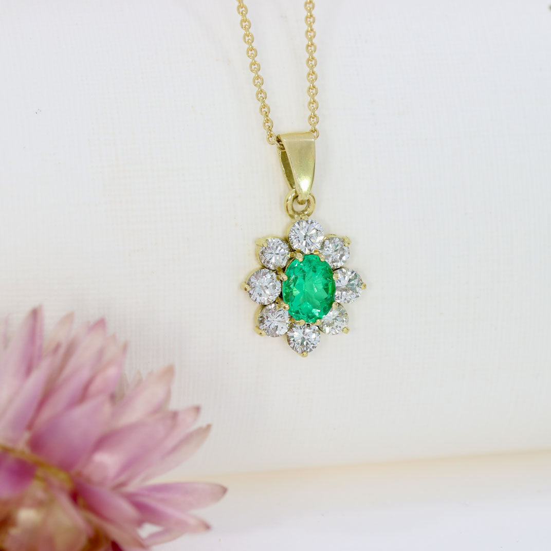 18ct Yellow Gold Oval Emerald & Diamond Cluster Pendant on 18ct 18inch Chain