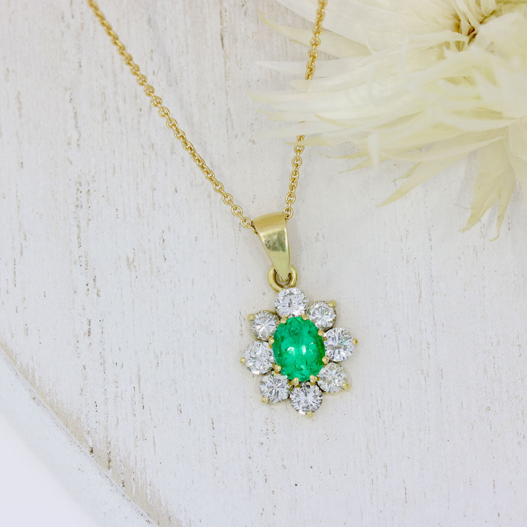 18ct Yellow Gold Oval Emerald & Diamond Cluster Pendant on 18ct 18inch Chain