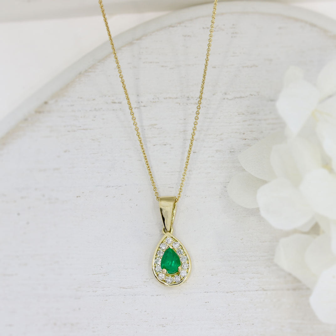 18ct Yellow Gold Pear Shape Emerald & Diamond Halo Pendant on an 18ct 18inch Chain