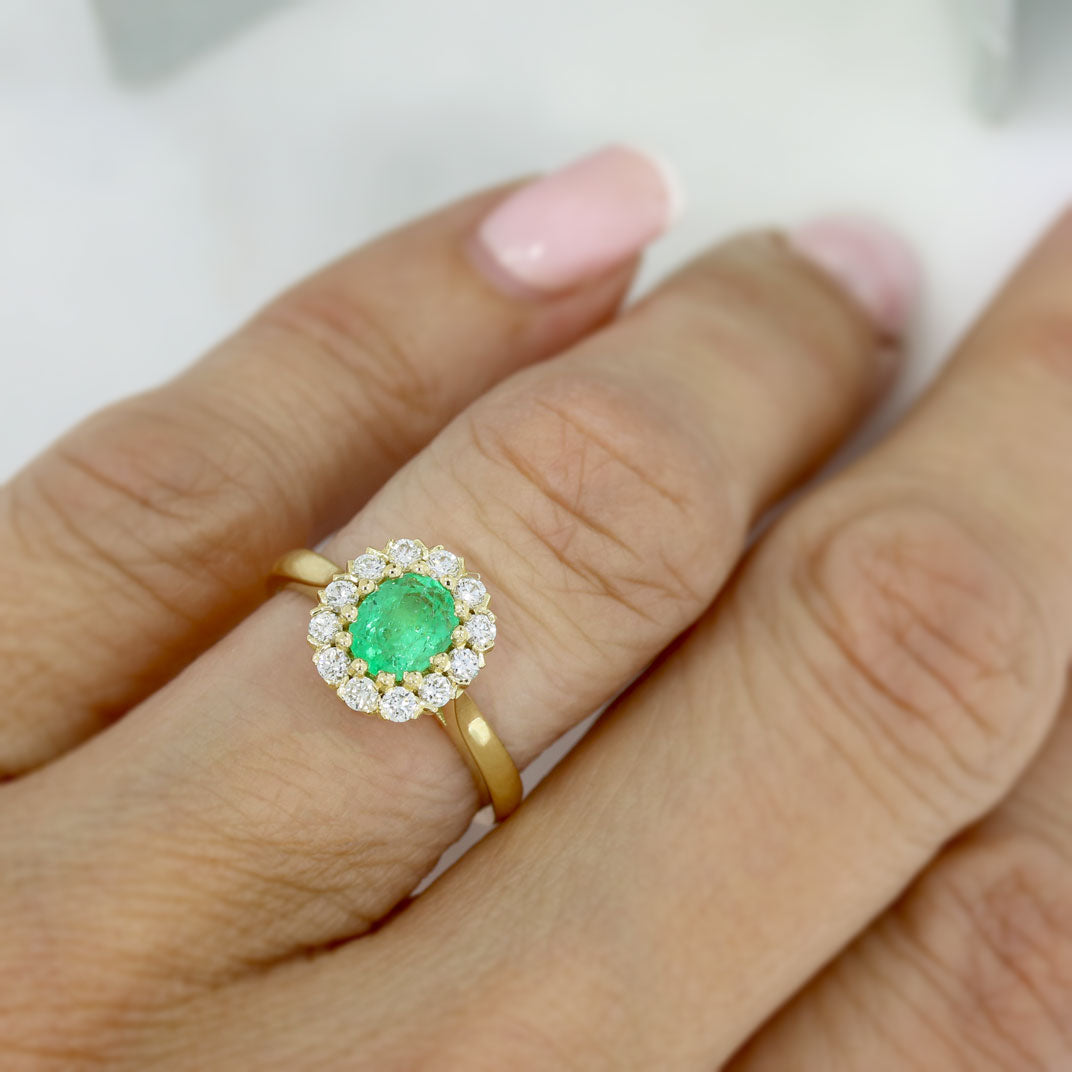 18ct Yellow Gold Oval Emerald & Round Diamond Cluster Ring