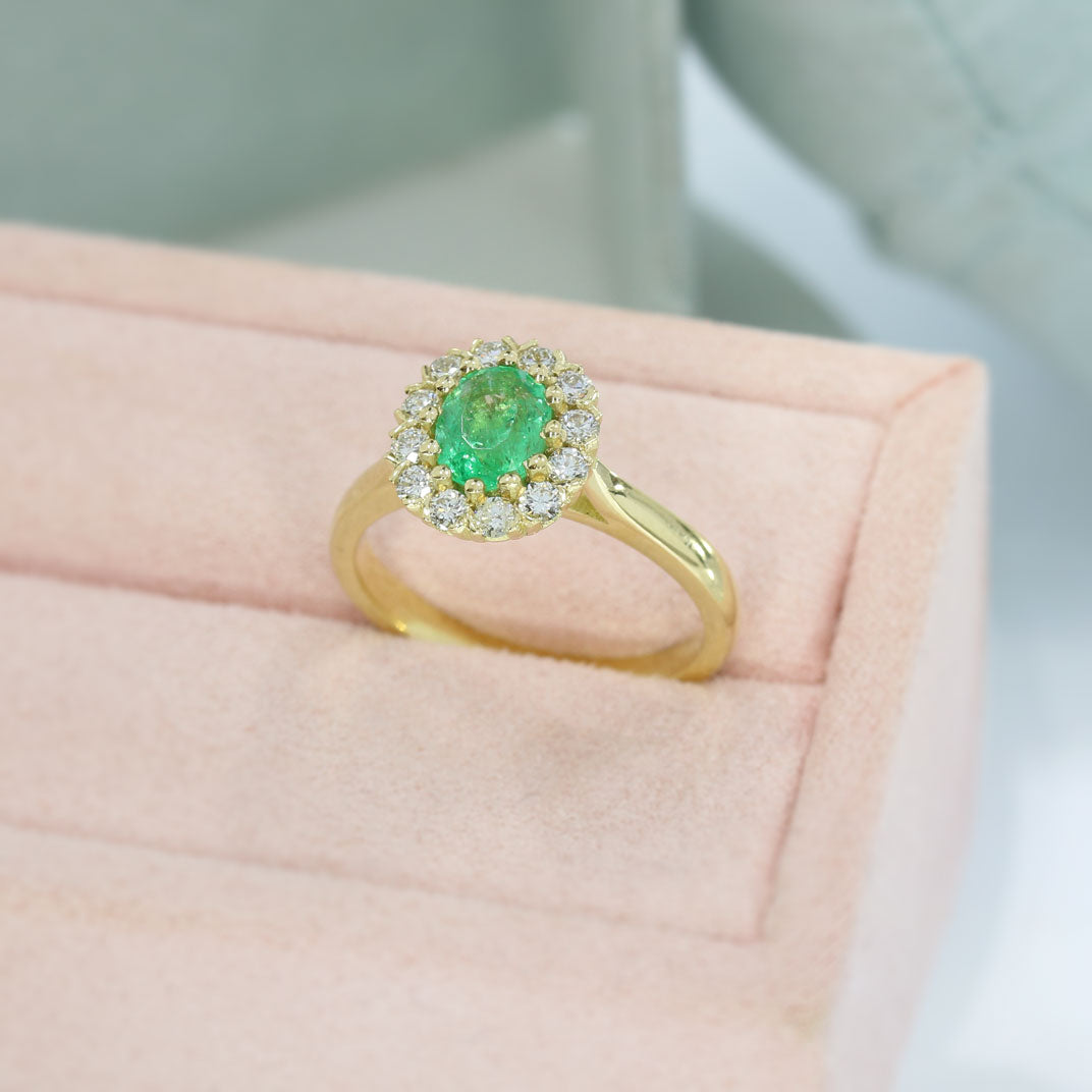 18ct Yellow Gold Oval Emerald & Round Diamond Cluster Ring