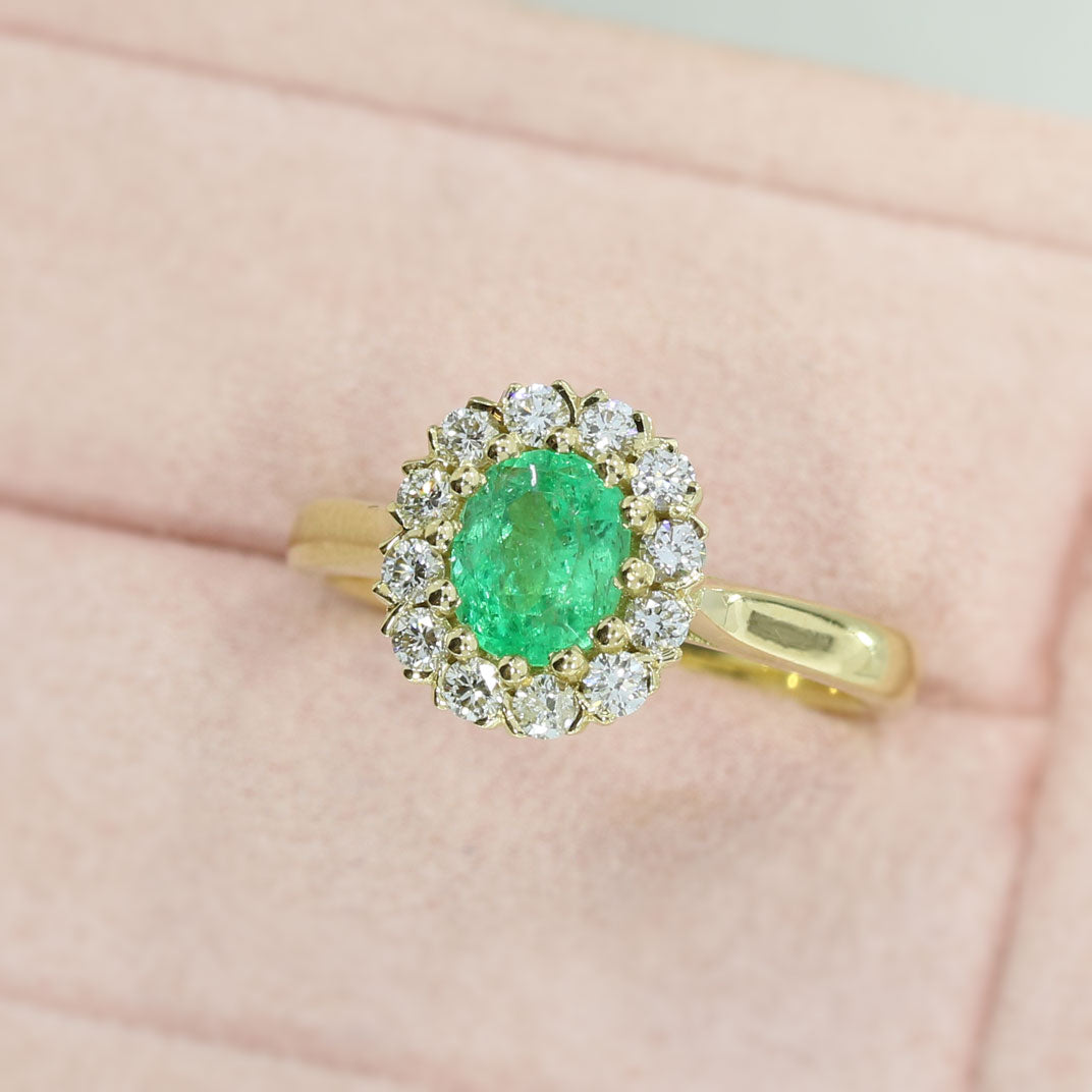 18ct Yellow Gold Oval Emerald & Round Diamond Cluster Ring