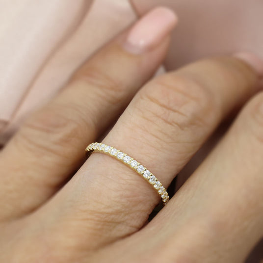 18ct Gold Eternity Ring with Claw Set Lab Grown Diamonds 0.25ct