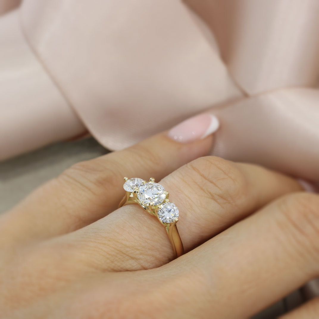 18ct Gold Certified Lab Grown Round Brilliant Cut Diamond 3 Stone Ring Total Approx 1.82ct