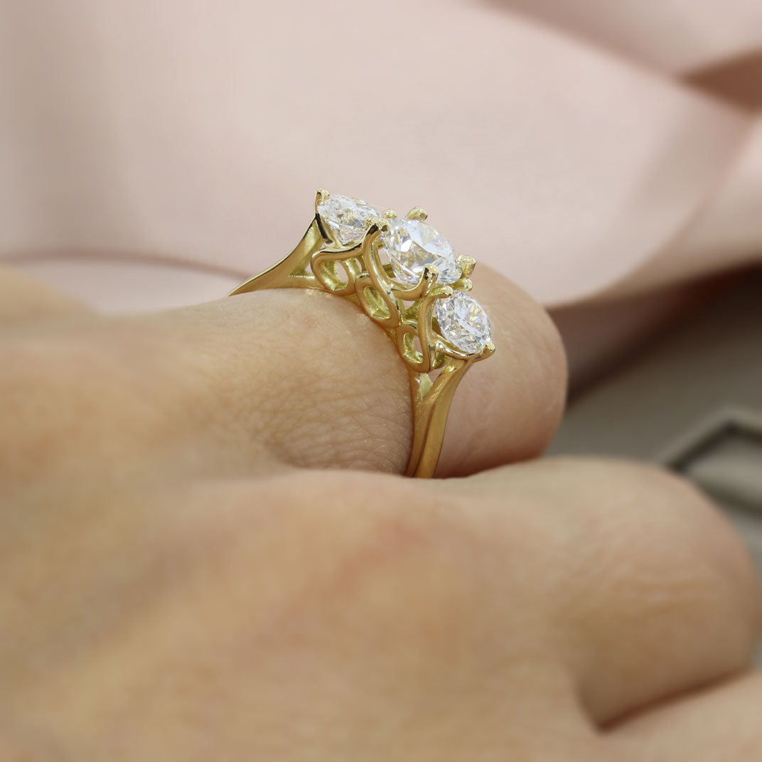 18ct Gold Certified Lab Grown Round Brilliant Cut Diamond 3 Stone Ring Total Approx 1.82ct